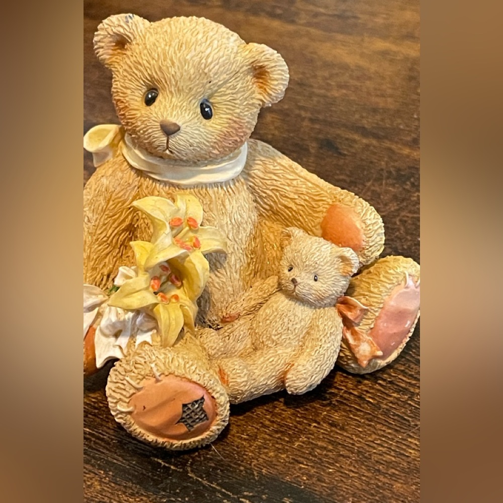Vintage 1997 Cherished Teddies - Lily "Lilies Bloom With Petals Of Hope"